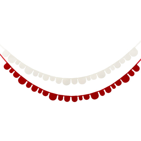 RED AND CREAM SCALLOPED FELT BANNER SET